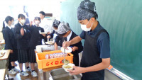 給食３