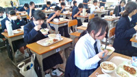 給食８